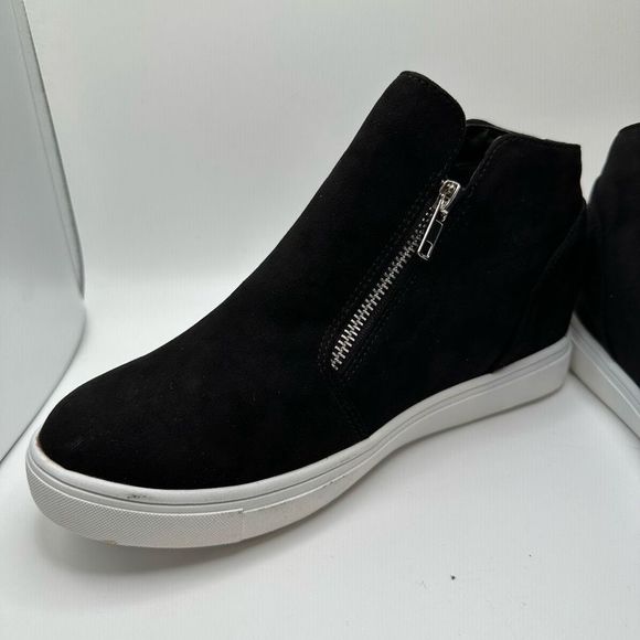 CUSHIONAIRE Women's Hart Hidden Wedge Sneaker 8 WIDE BLACK - Picture 7 of 7